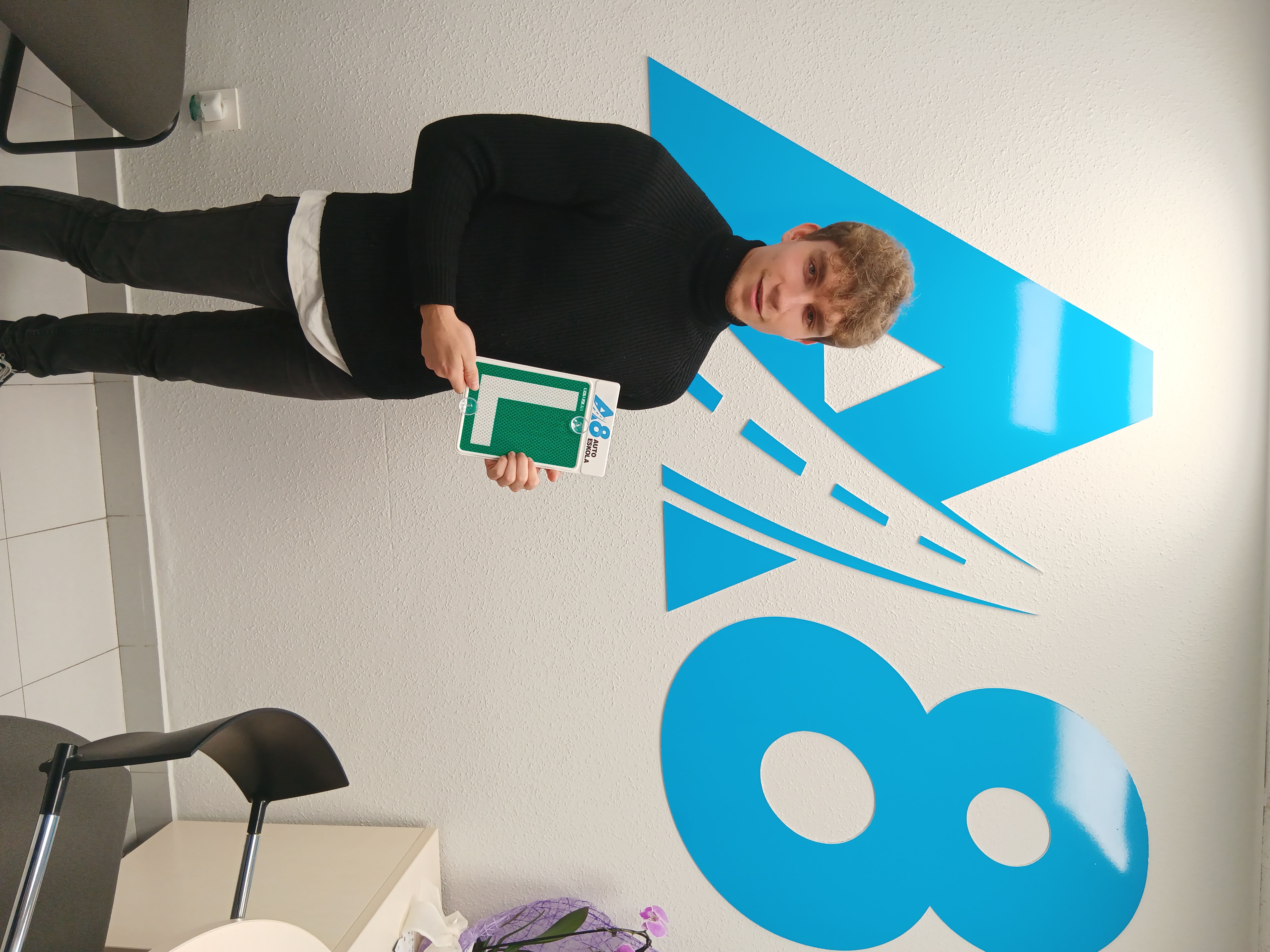 Otro alumno aprobado en A8 Autoeskola